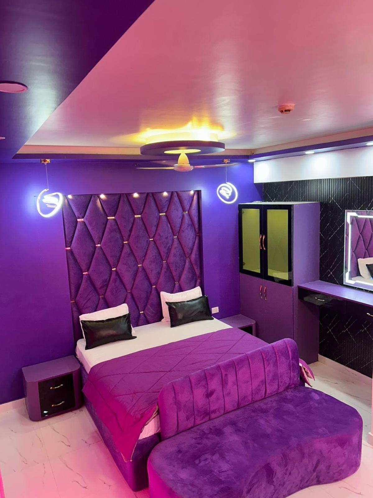 Dolphin Inn & Suites Manhattan Lucknow Bagian luar foto