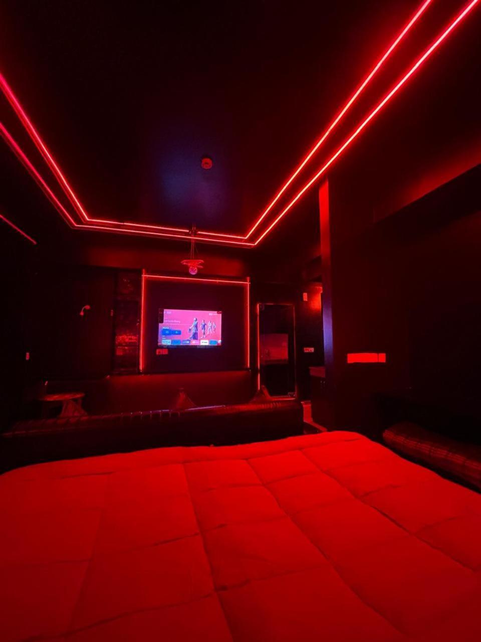 Dolphin Inn & Suites Manhattan Lucknow Bagian luar foto