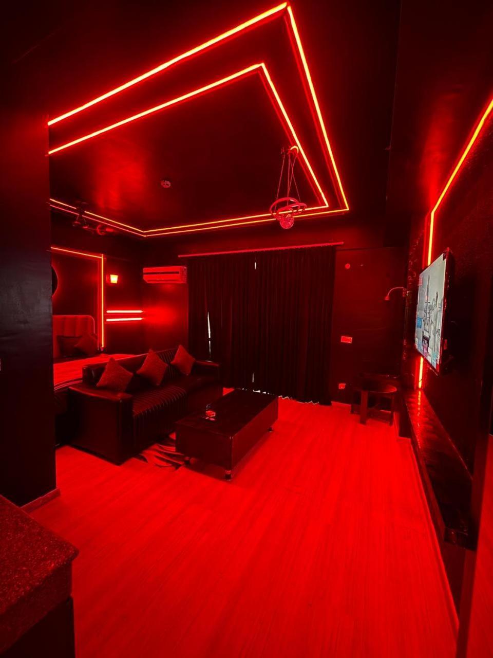 Dolphin Inn & Suites Manhattan Lucknow Bagian luar foto