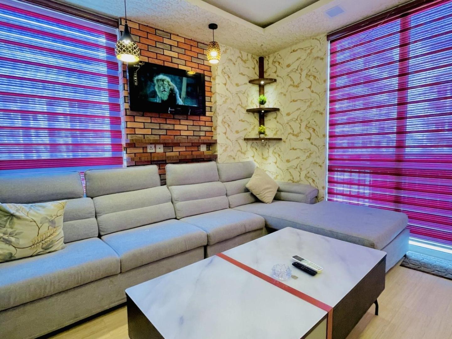 Dolphin Inn & Suites Manhattan Lucknow Bagian luar foto