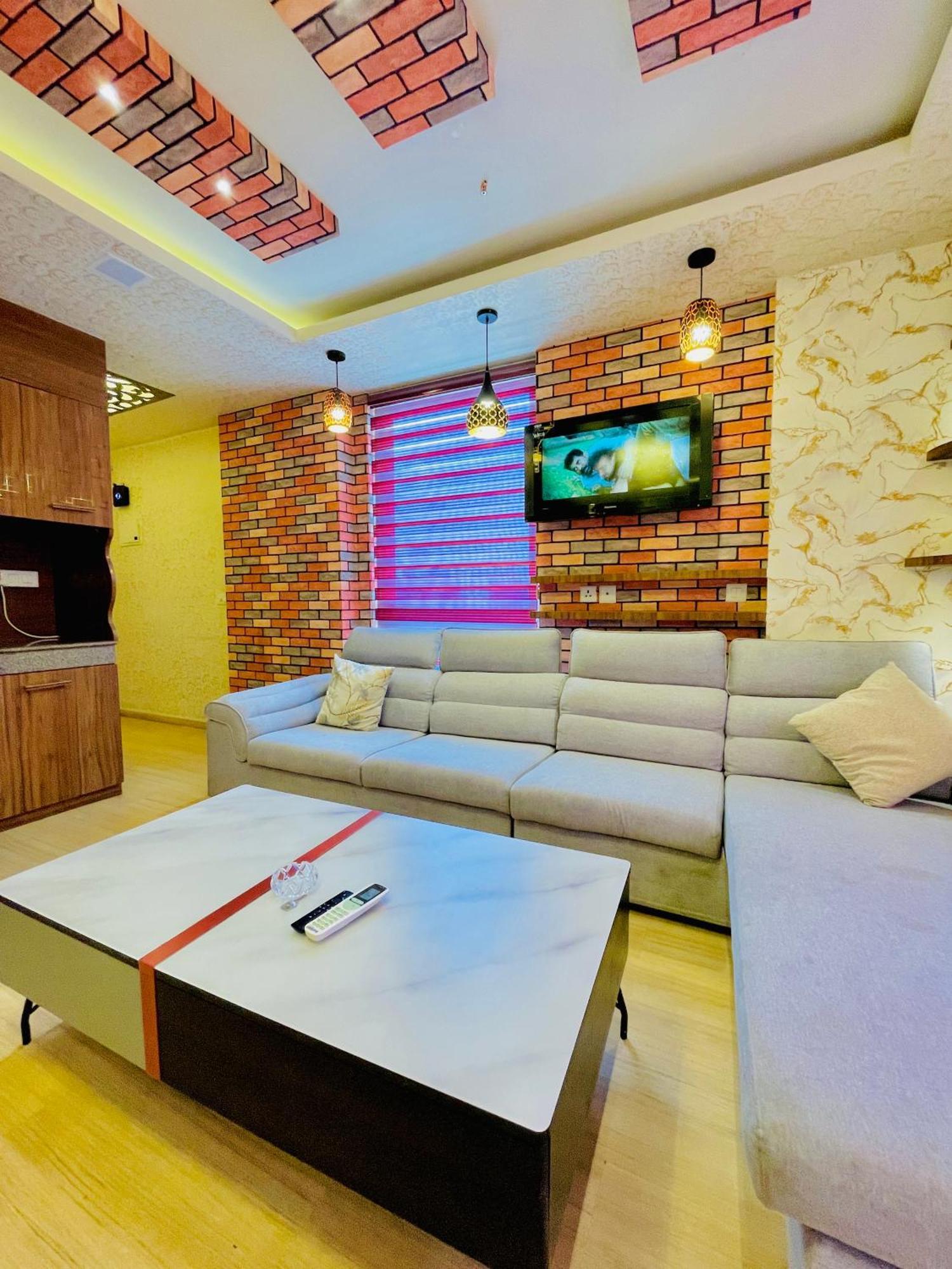 Dolphin Inn & Suites Manhattan Lucknow Bagian luar foto